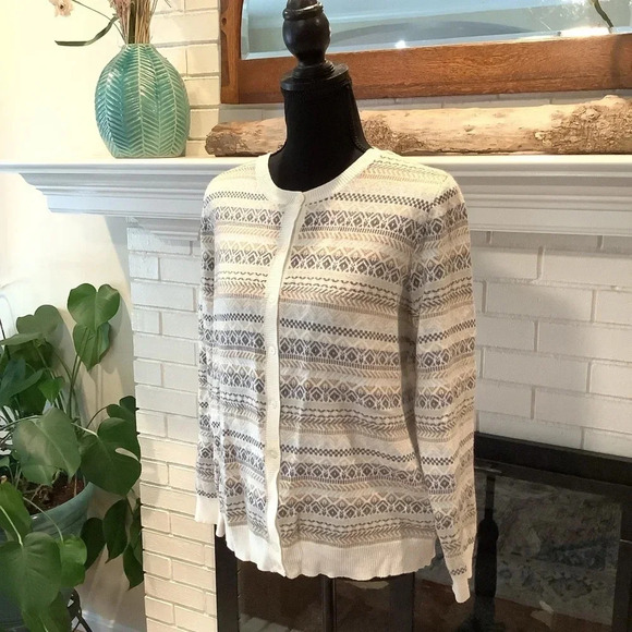 #41 Croft and Barrow Cardigan Sweater Size Medium - Picture 2 of 5